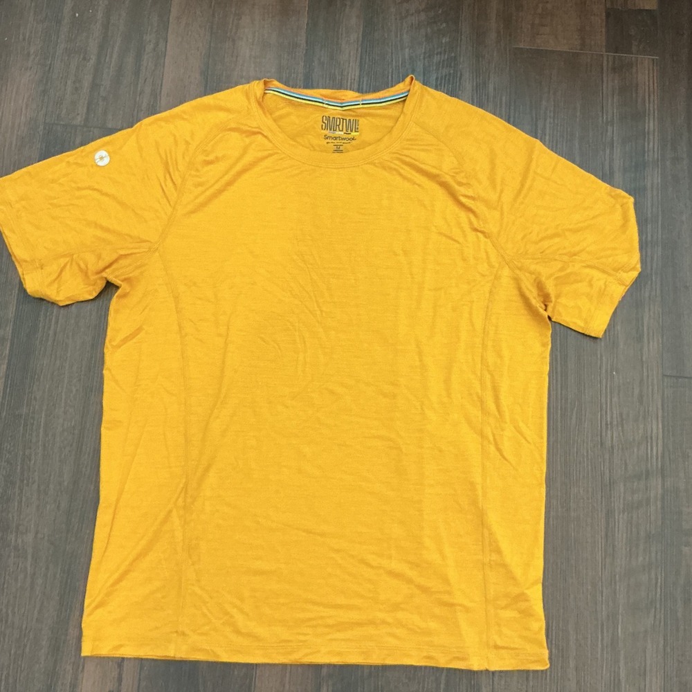 Smartwool Merino Wool Active Tee Mustard Yellow Short Sleeve Shirt Mens M Hiking
